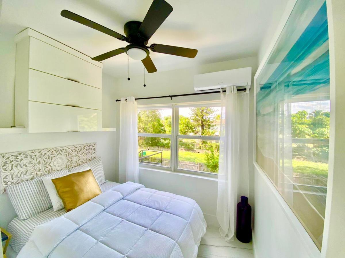 3 Seasons At The Carrington 3 Separate 2 Bedroom 1 Bathroom Apartments And A 3 Bedroom 2 Bathroom Villa Miami Esterno foto