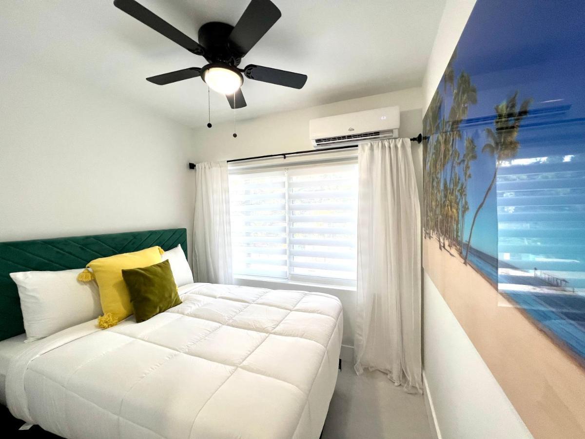 3 Seasons At The Carrington 3 Separate 2 Bedroom 1 Bathroom Apartments And A 3 Bedroom 2 Bathroom Villa Miami Esterno foto
