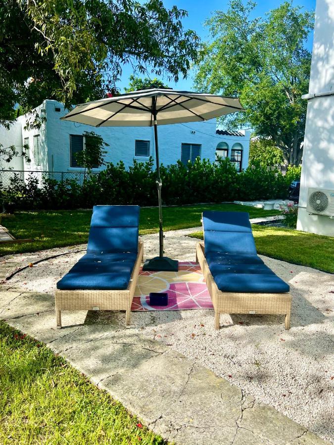 3 Seasons At The Carrington 3 Separate 2 Bedroom 1 Bathroom Apartments And A 3 Bedroom 2 Bathroom Villa Miami Esterno foto
