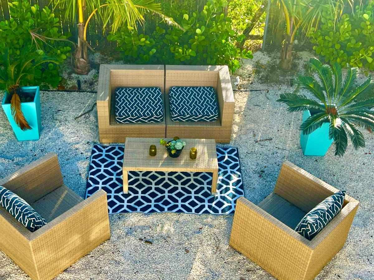 3 Seasons At The Carrington 3 Separate 2 Bedroom 1 Bathroom Apartments And A 3 Bedroom 2 Bathroom Villa Miami Esterno foto