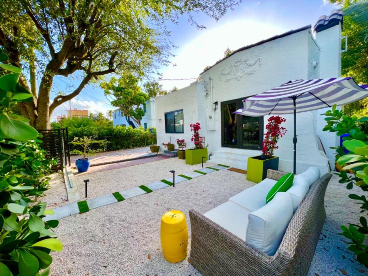 3 Seasons At The Carrington 3 Separate 2 Bedroom 1 Bathroom Apartments And A 3 Bedroom 2 Bathroom Villa Miami Esterno foto