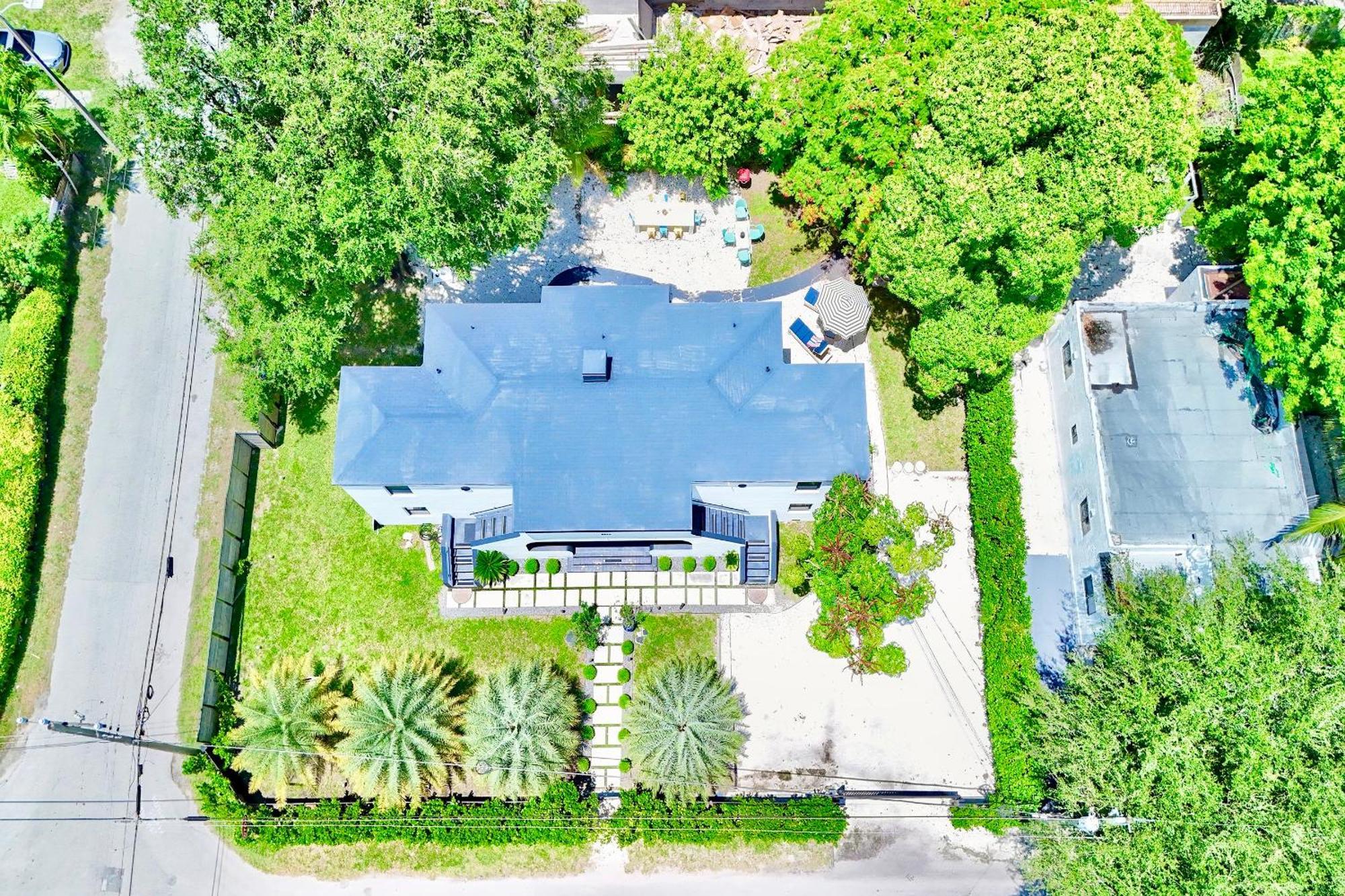 3 Seasons At The Carrington 3 Separate 2 Bedroom 1 Bathroom Apartments And A 3 Bedroom 2 Bathroom Villa Miami Esterno foto